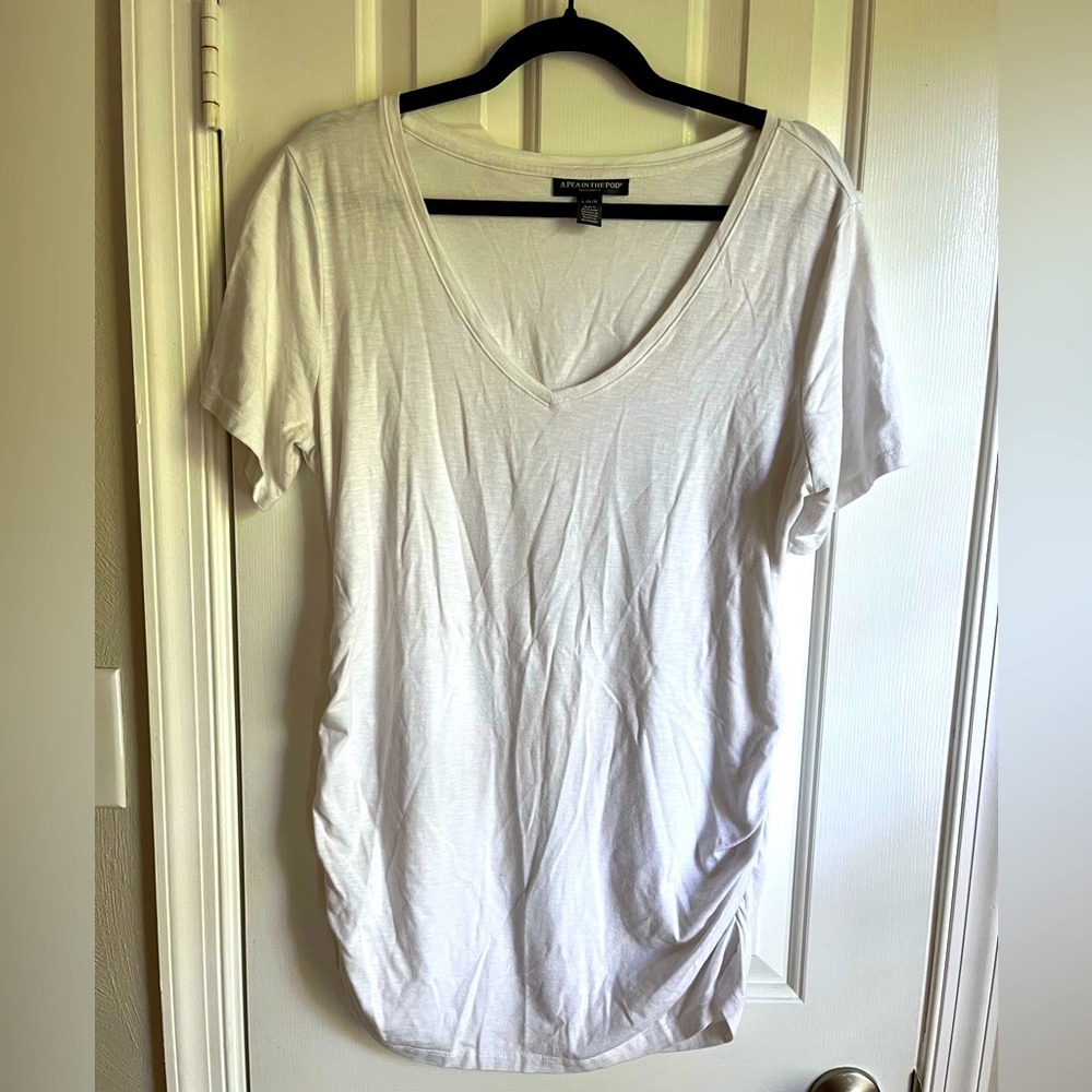 A pea in the pod maternity v neck